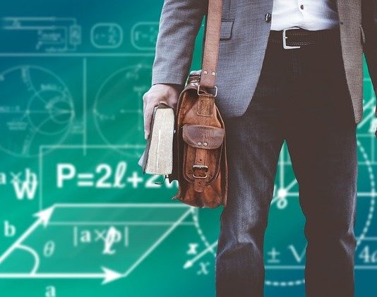 Z jakich środowisk pochodzą polscy naukowcy? Zbadają to pracownicy WSIiZ
