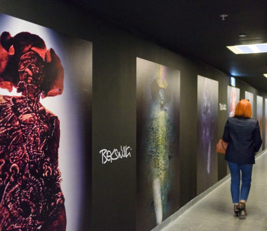 Beksiński w Rzeszowie tylko do czwartku! Ostatnia szansa, by zobaczyć jego obrazy