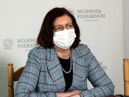 Rok z COVID-19 na Podkarpaciu: szczepienia jedyną nadzieją na normalność
