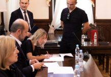 Rzeszów dba o czyste powietrze. Mieszkańcy podpisali umowy na wymianę “kopciuchów”