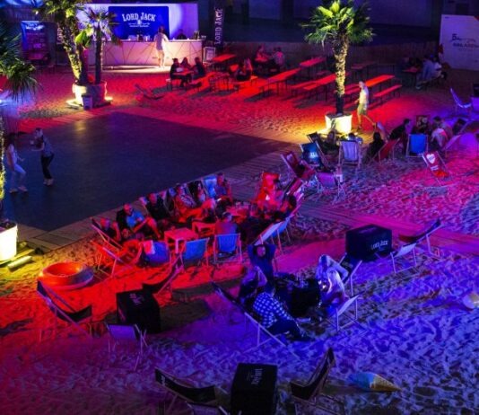 Weekend w Summer Arena: impreza na plaży, Bitwa na Noże celebrytów…