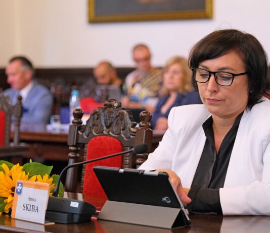 Anna Skiba wyrzucona z Polski 2050. Za dołączenie do klubu Rozwój Rzeszowa Anna Skiba wyrzucona z ruchu Hołowni
