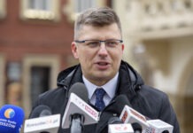 Marcin Warchoł do ministra Niedzielskiego: przyspieszcie badania nad amantadyną