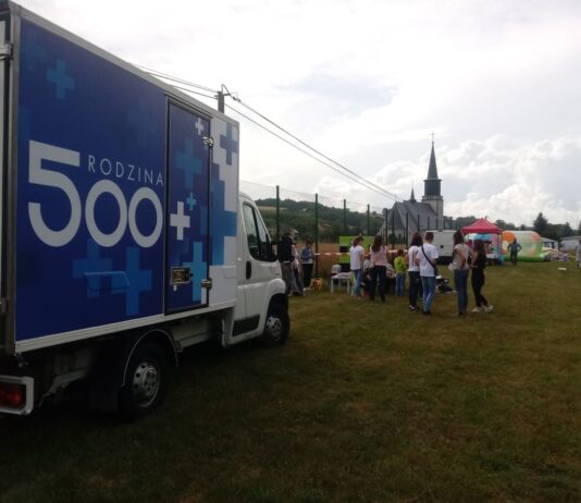 ZUS wypłaca 500 plus. Na Podkarpaciu złożono już prawie 2000 wniosków