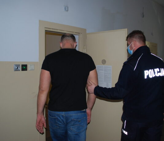 Włamania do kantorów w Rzeszowie. Policjanci zatrzymali dwóch Słowaków