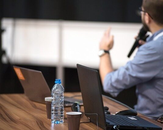 Spotkania z ekspertami ds. rynku pracy. Warsztaty i szkolenia w Urban Lab