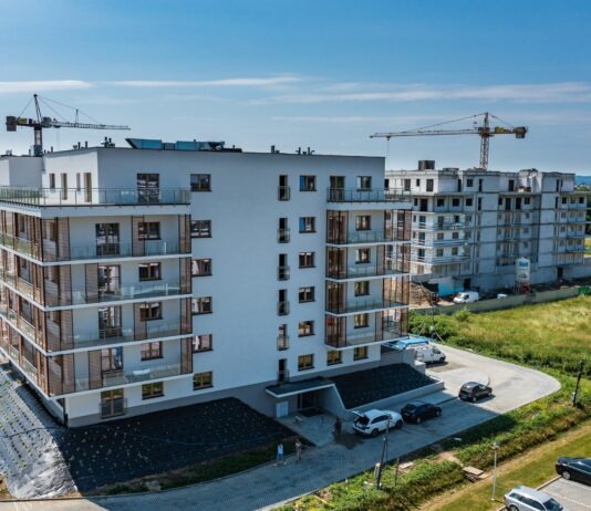 Deweloperzy wciskają hamulec. W Rzeszowie rozpoczęto o połowę mniej budów niż rok wcześniej