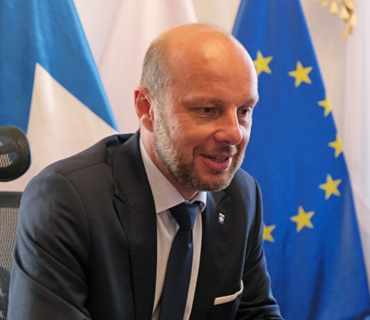 Radni udzielili absolutorium prezydentowi Konradowi Fijołkowi, sesja przerwana