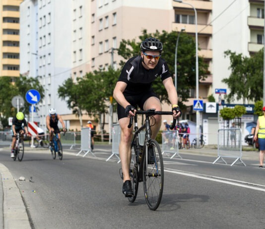 Zamknięte ulice i zmiana tras autobusów. W sobotę i niedzielę Triathlon Rzeszów 2022