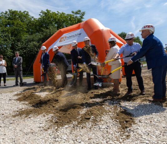 Rozbudowa ulicy Warszawskiej rozpoczęta. Będą cztery pasy do węzła A4