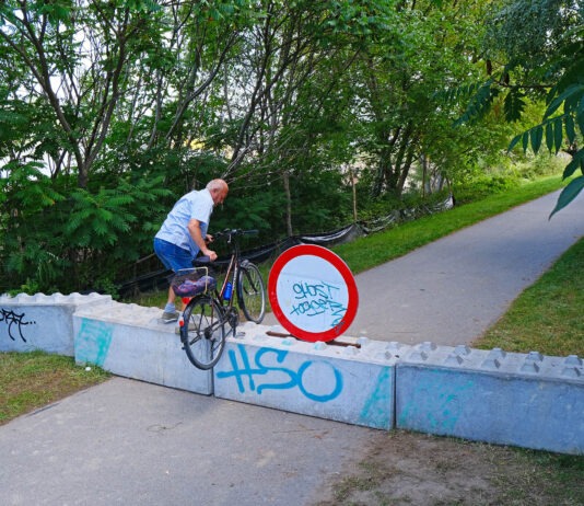 Ścieżka nad Wisłokiem znów zamknięta. Alternatywa: zatłoczona ul. Kwiatkowskiego