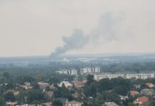 Pożar dwóch budynków w Tajęcinie. W akcji 25 jednostek straży pożarnej