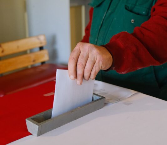 Odwołanie prezydenta Rzeszowa w referendum: czysta polityka czy wyraz kryzysu lokalnej władzy?