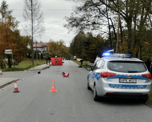 Tragiczny wypadek pod Strzyżowem. Zderzenie motorowerzysty z audi