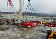 Dwa kolejne transporty elementów gigantycznej maszyny do drążenia tunelu na S19