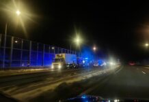 Poranne zderzenie renault z mercedesem w Rzeszowie. Jedna osoba w szpitalu