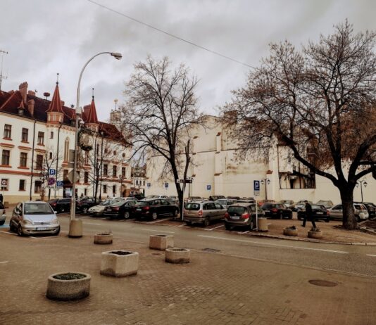 Aula miejska przy ratuszu. Miasto ma wykonawcę koncepcji nowego budynku