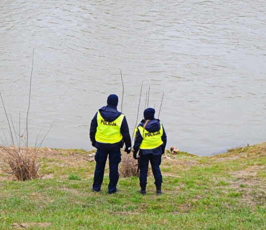 Trzeci dzień poszukiwań mężczyzny na Wisłoku. Akcja z dronem