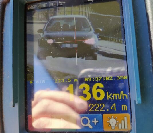 18-latek szybko stracił prawo jazdy. Wysoki mandat i 20 punktów karnych