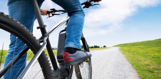 rower-elektryczny-idealny-wybor-dla-osob-szukajacych-alternatywy-dla-samochodu