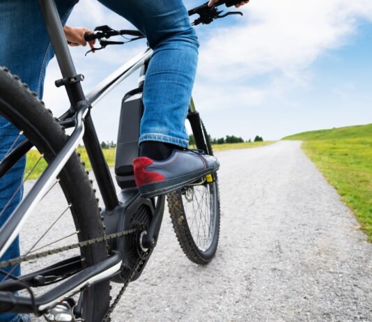 rower-elektryczny-idealny-wybor-dla-osob-szukajacych-alternatywy-dla-samochodu