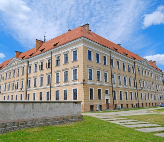 Dlaczego Zamek Lubomirskich nie jest podświetlany? Remont i oszczędności
