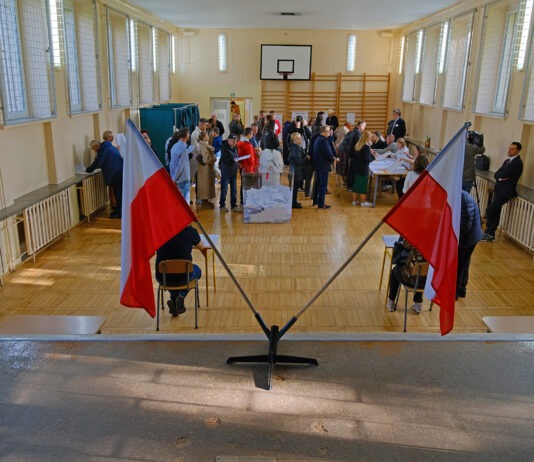 Wybory 2023. Exit poll: PiS zwycięzcą, ale to opozycja ma większość w Sejmie!