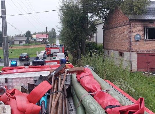Poranny pożar domu pod Rzeszowem. Nie żyje starszy mężczyzna!