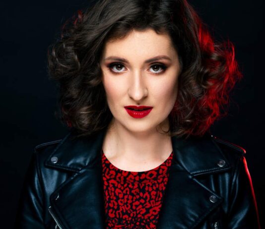 „Pogaduchy o książkach”. Spotkanie z pisarką Katarzyną Bereniką Miszczuk