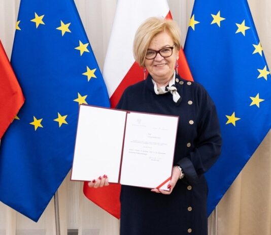 Oficjalnie: Donald Tusk powołał Teresę Kubas-Hul na wojewodę podkarpackiego