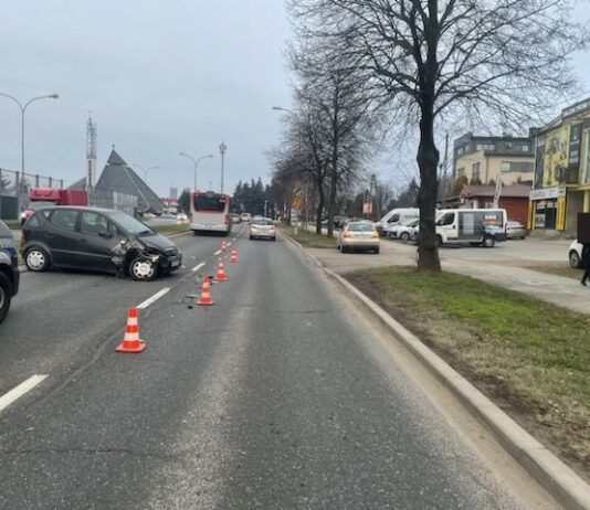Wypadek w Rzeszowie. Zderzenie mercedesa, audi i autobusu MPK