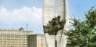 pomnik-czynu-rewolucyjnego-rzeszow