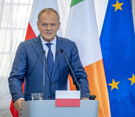 Tusk po odprawie służb po ataku dronów: eskalacja działań Rosji przy naszej granicy staje się faktem