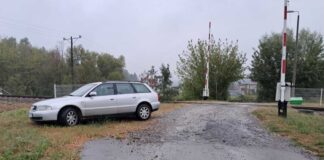 parkowanie-na-torach-policja