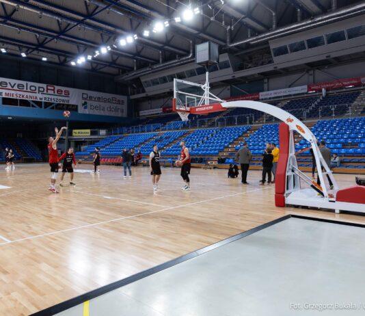 Zbliża się pierwszy gwizdek nowego sezonu. Koszykarze z Resovii chcą się zaprezentować miastu