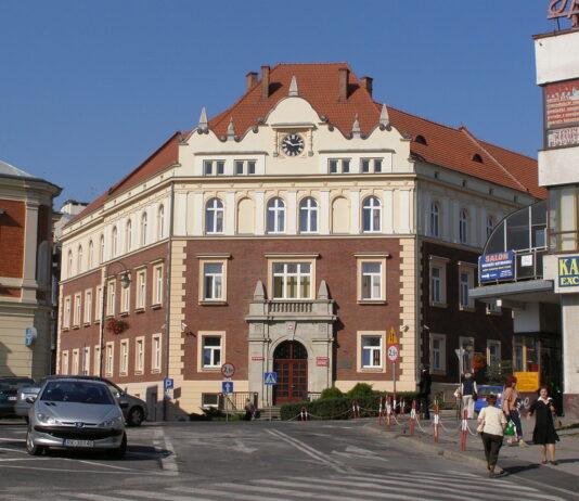 Zabójca matki i niedoszły morderca ojca ma trafić do szpitala psychiatrycznego