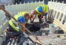 wymiana włazów kanalizacyjnych