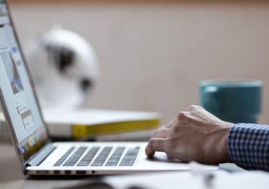 Wyłudzali kredyty bankowe. Usłyszeli po 7 zarzutów