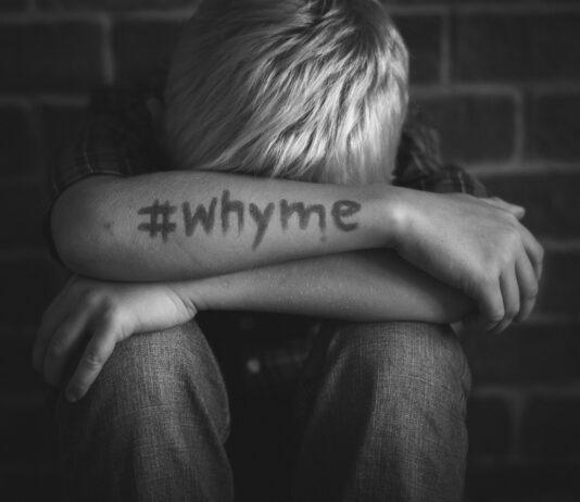 Znęcali się nad równieśnikiem. Sprawa jest już w sądzie