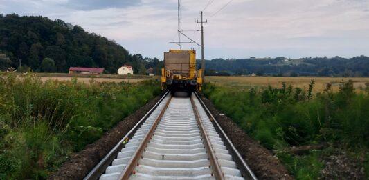 Praca-na-torach-maszyny-PUN