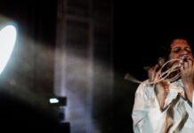 Teatralna podróż przez czas niepokoju. Czas na Źródła Pamięci