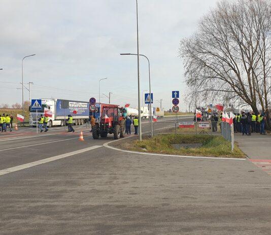 Minister Rolnictwa przyjechał do podkarpackich rolników. Od wczoraj nie wpuszczają tirów z Ukrainy oszukana-wies-medyka-listopad-2024