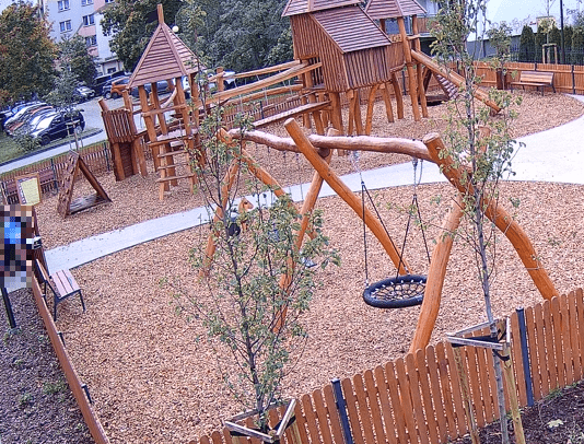 Sąd rodzinny zdecyduje o losie nieletnich wandali. Mają 11 i 12 lat zniszczenie-plac-zabaw
