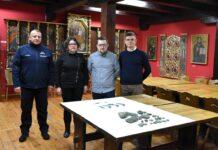 Podrzucone “wytopki” sprzed ponad tysiąca lat. Ozdoby, narzędzia i półprodukty z brązu