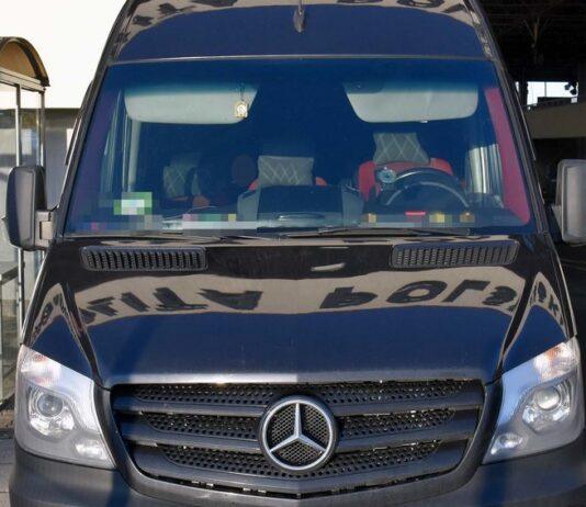 Innowacja przemytnicza. Na granicę wjeżdżają składaki z kilku pojazdów skradzionych w różnych krajach