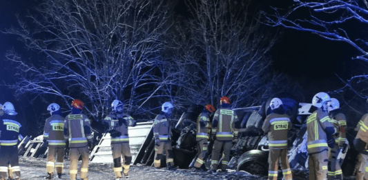 ciezarowka-wypadek-zima-domaradz