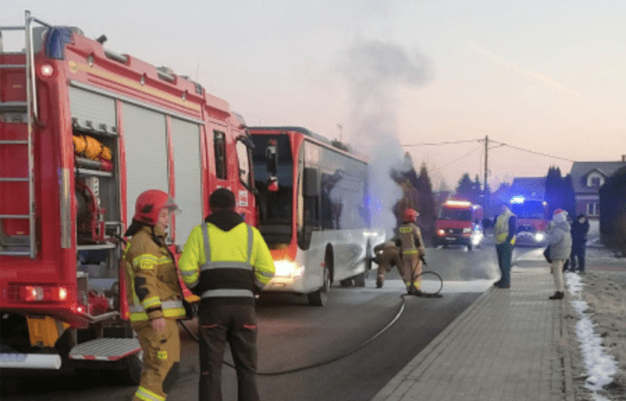 pozar-autobusu-rudna-wielka
