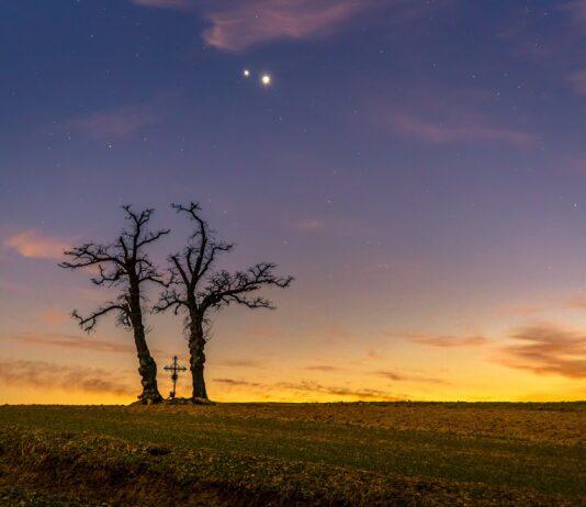 Zaczarowana akacja i magiczne Podkarpacie. Fotograficzne podsumowanie roku 2024 Witolda Ochała witold-ochal-koniunkcja