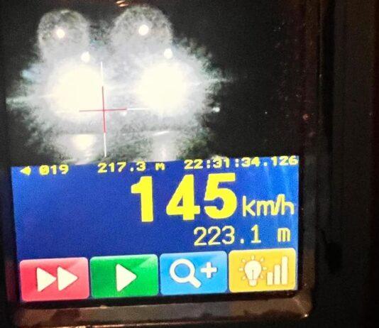 Niesprawne technicznie bmw jechało 145 km/h w terenie zabudowanym! Za kierownicą 19-latek przekroczenie-predkosci-bmw