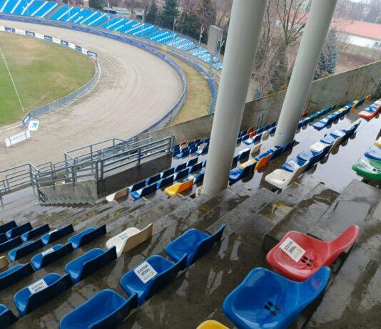 Ptasi problem na Stadionie Miejskim. Będą walczyć z ptakami ptasie-odchody-stadion-miejski